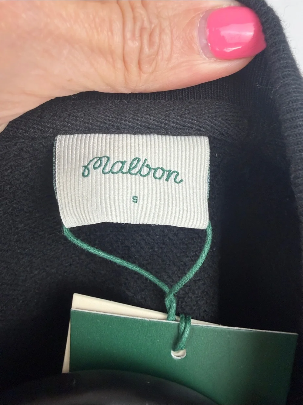 NWT Malbon Golf Black Embroidered Crest Crewneck Sweatshirt – Size Small